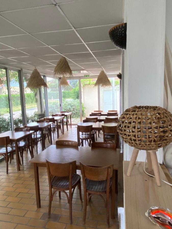 Hotel Au Bon Landais Biscarrosse-Plage Exteriör bild