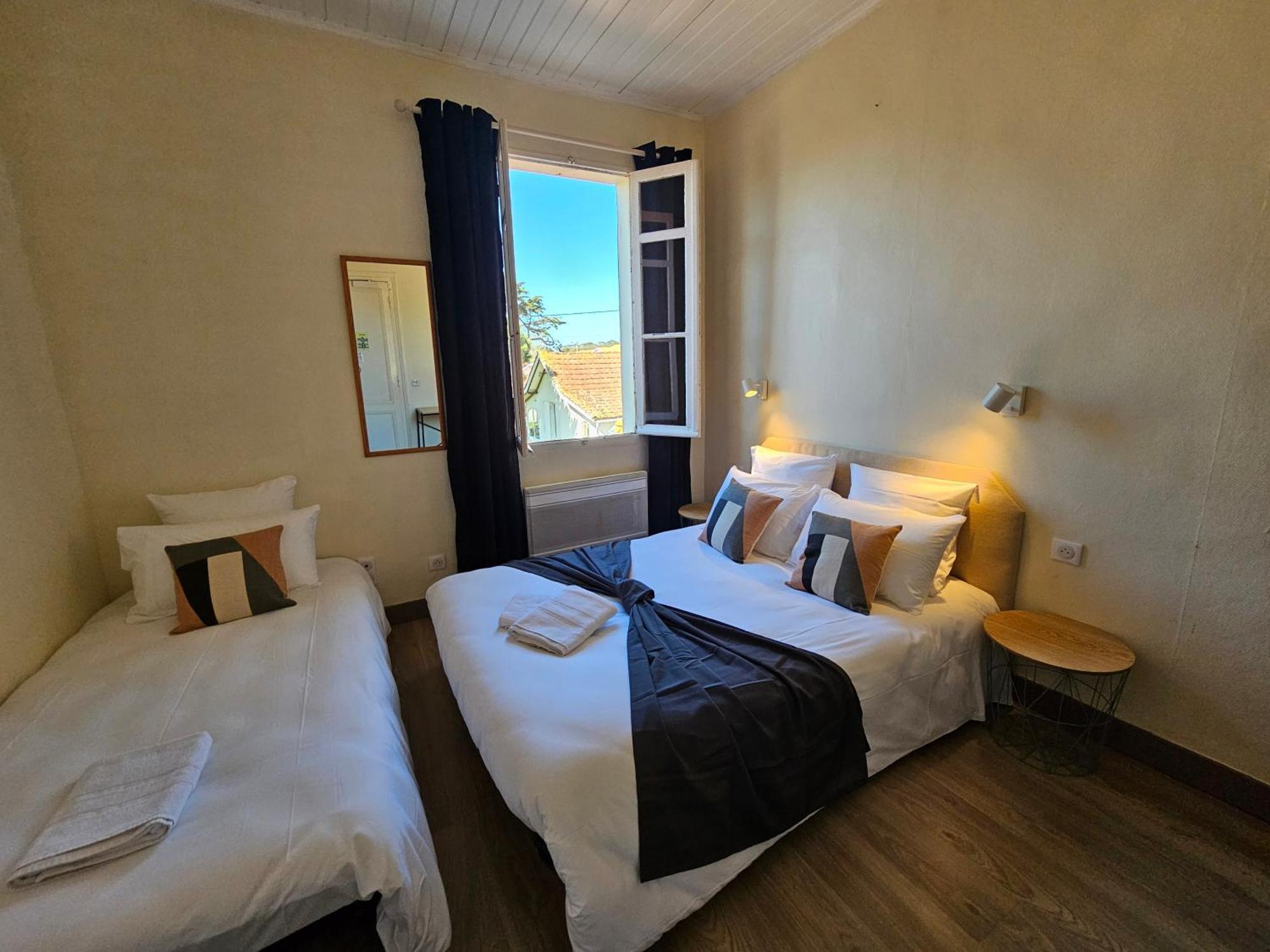 Hotel Au Bon Landais Biscarrosse-Plage Exteriör bild